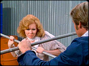 SMDM ''Kill Oscar'' Part II:
Janice & Lee Majors pipe fight!
